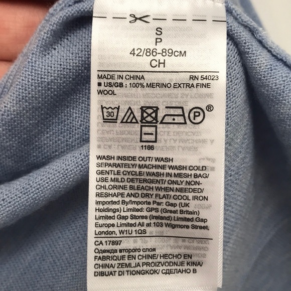 Light Blue Banana Republic Cardigan Size Small - Picture 4 of 5